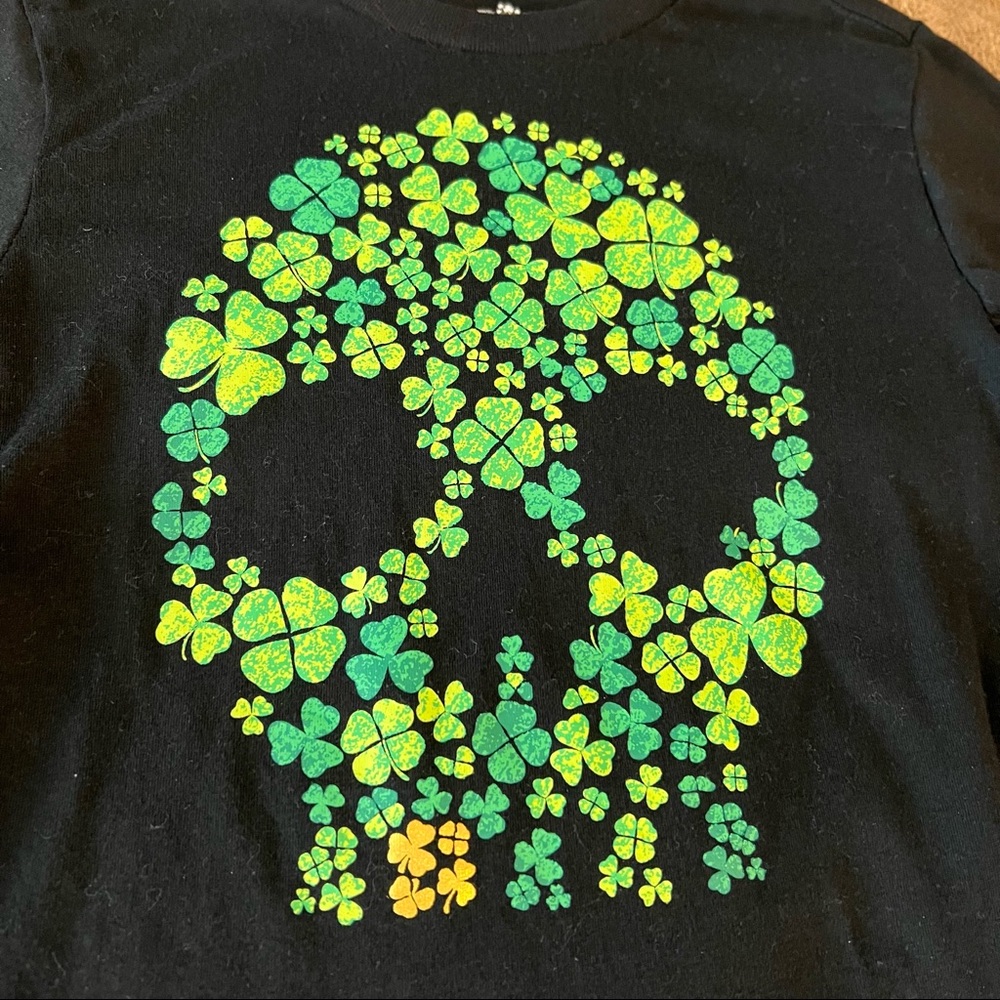 Kids Skull Shamrock/St. Patrick’s Day T-Shirt - Picture 2 of 2